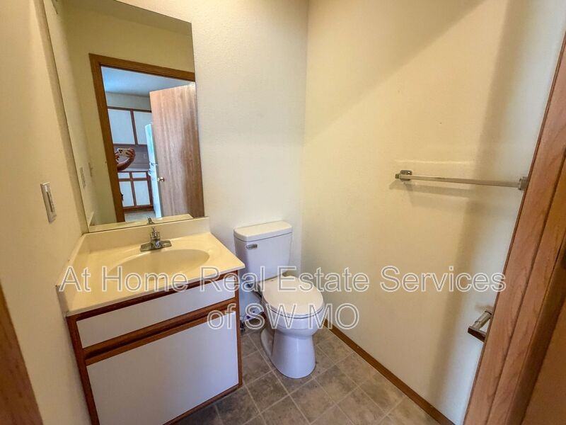 1509 W Frosty Dr #1 - Photo 4 of 11