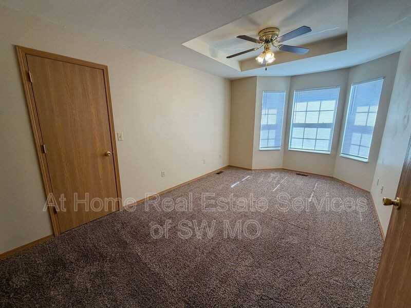 1509 W Frosty Dr #1 - Photo 7 of 11
