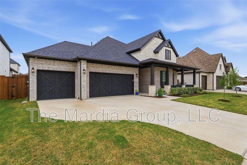 1721 Salvatore Ln - Photo 2 of 21