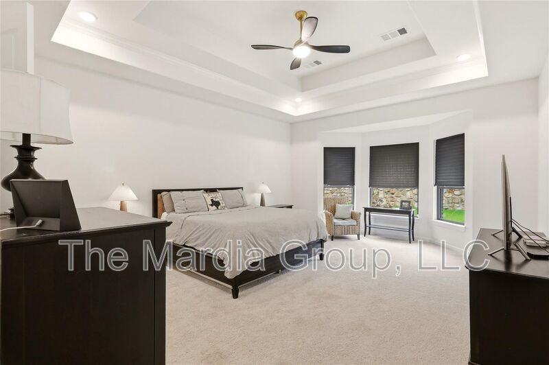 1721 Salvatore Ln - Photo 6 of 21
