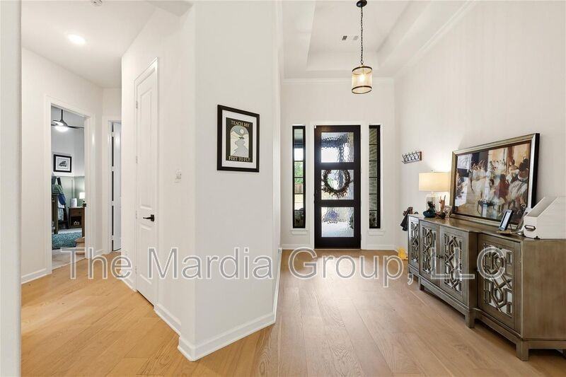 1721 Salvatore Ln - Photo 7 of 21