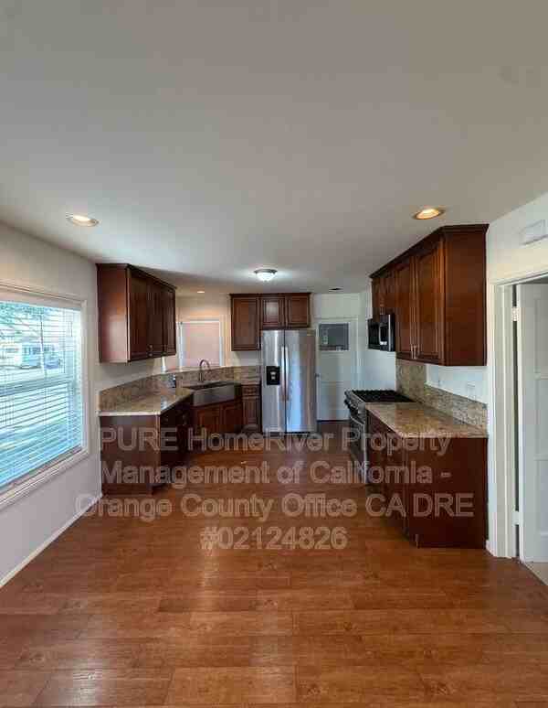 4903 Premiere Ave - Photo 5 of 20