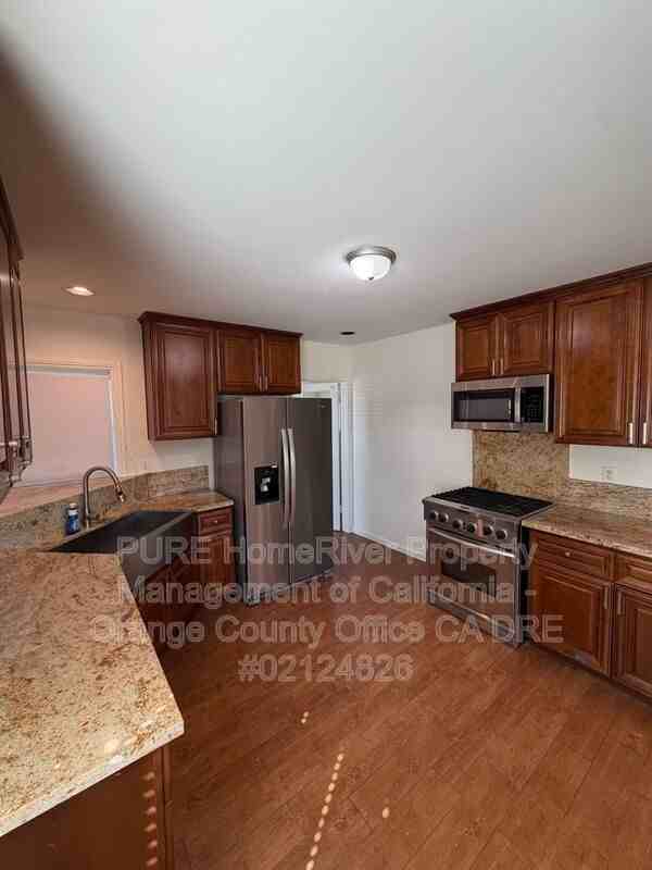 4903 Premiere Ave - Photo 7 of 20