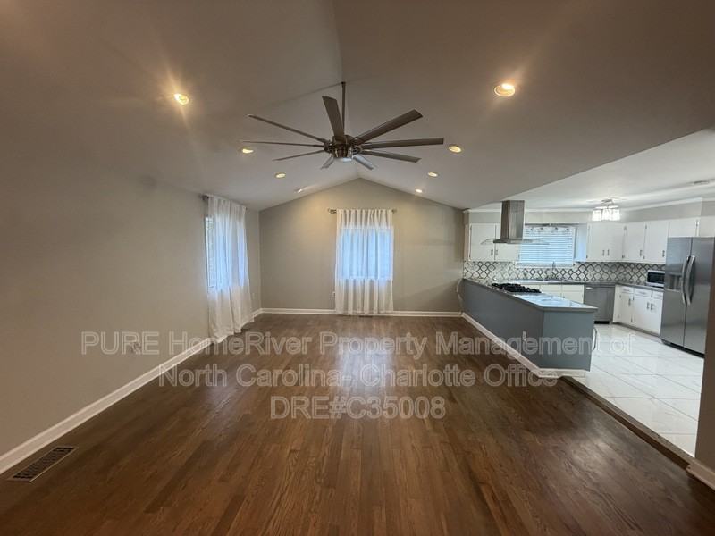 1945 Slater Rd - Photo 6 of 40