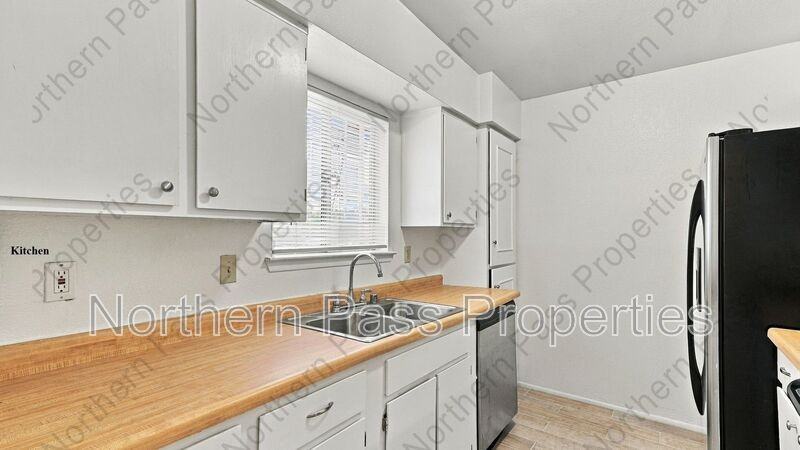 10929 Pelhem Rd - Photo 7 of 20