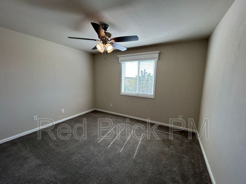11735 Olive Ave - Photo 5 of 10
