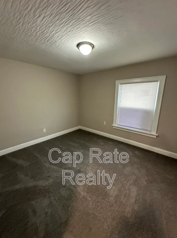 55 S Wayne Ave - Photo 4 of 10