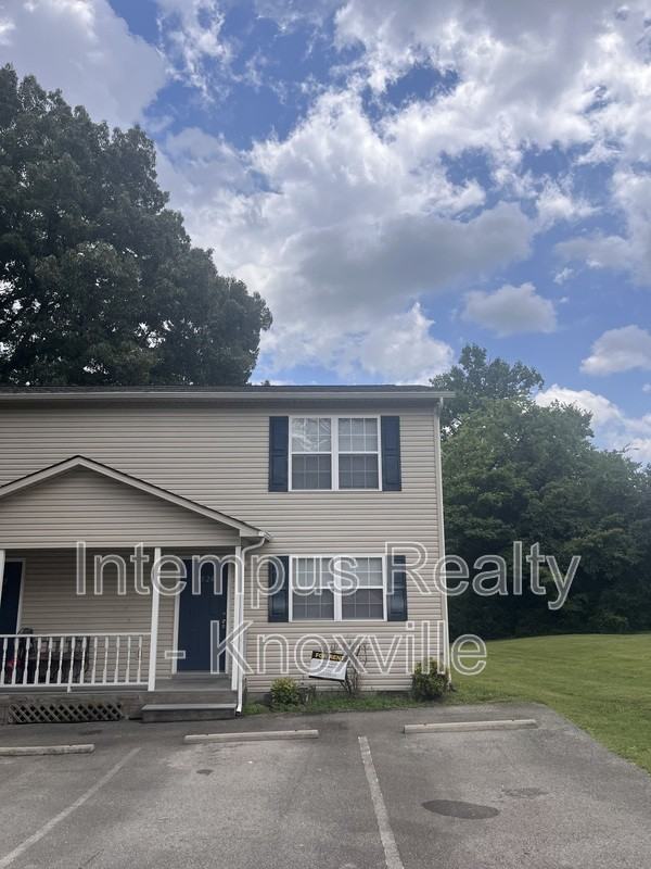 1524 Spring St - Photo 2 of 12