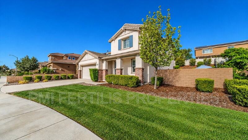 18040 Deerberry Way - Photo 2 of 18