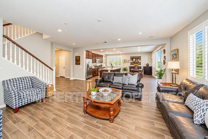 18040 Deerberry Way - Photo 4 of 18
