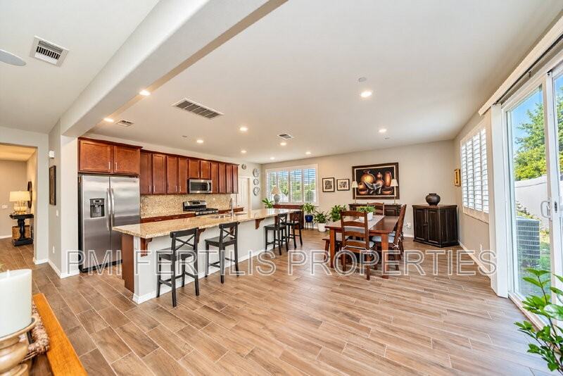 18040 Deerberry Way - Photo 5 of 18