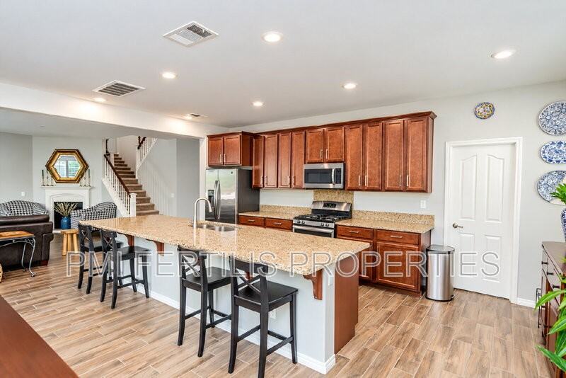 18040 Deerberry Way - Photo 7 of 18