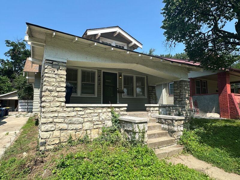 402 Van Brunt Blvd - Photo 2 of 37