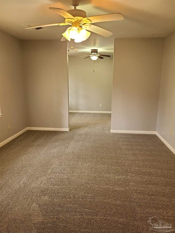 9670 Coachman Ct - Photo 2 of 30