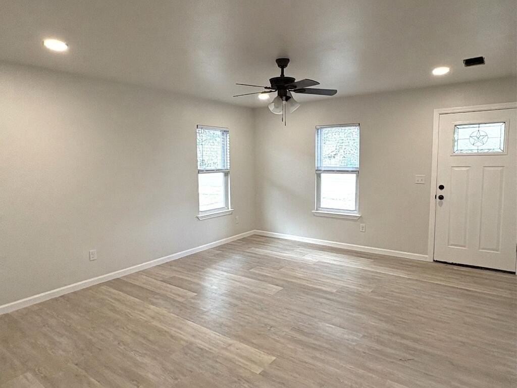 2303 College Ave - Photo 3 of 14