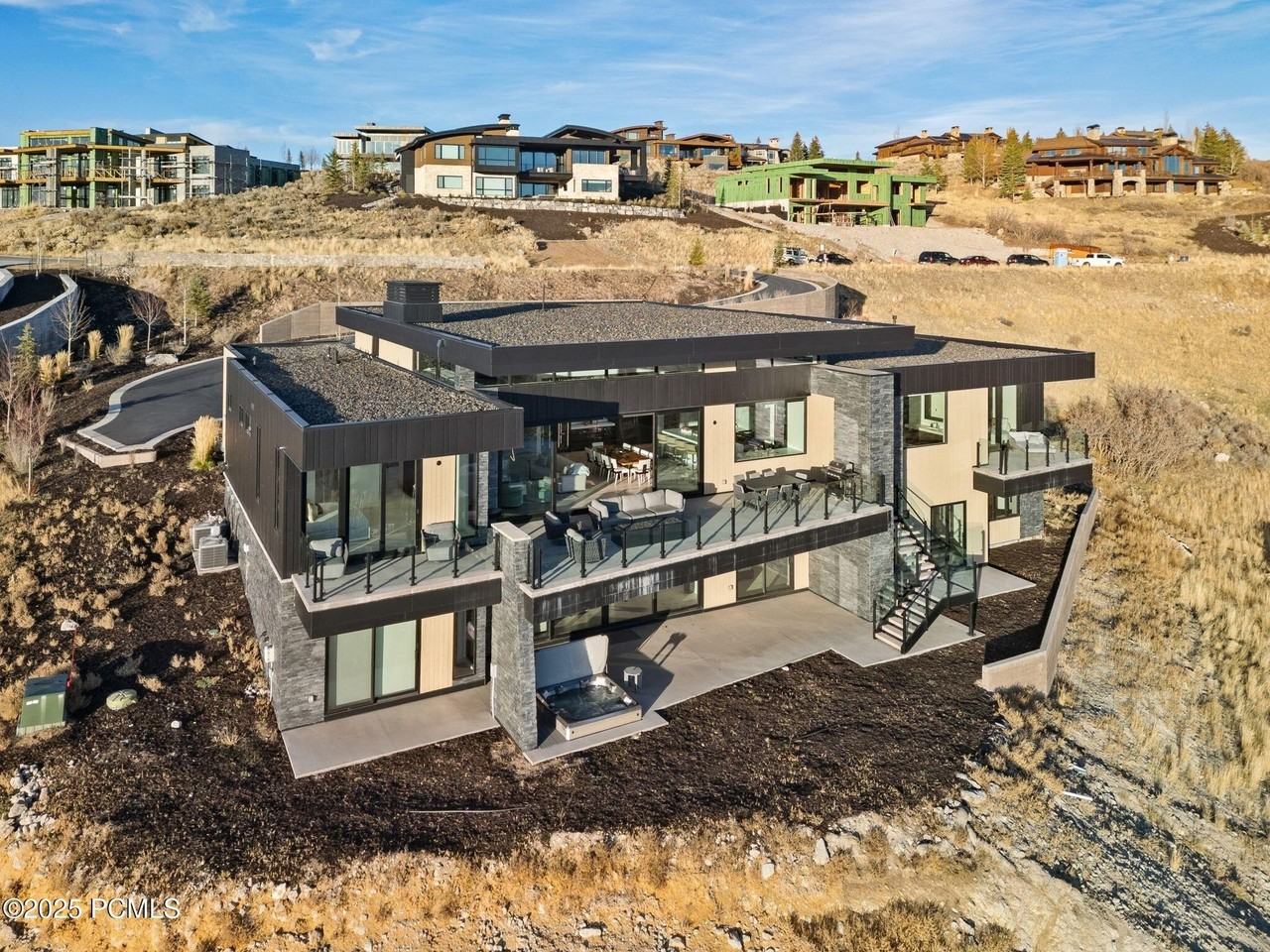 3404 E Wapiti Canyon Rd - Photo 2 of 50