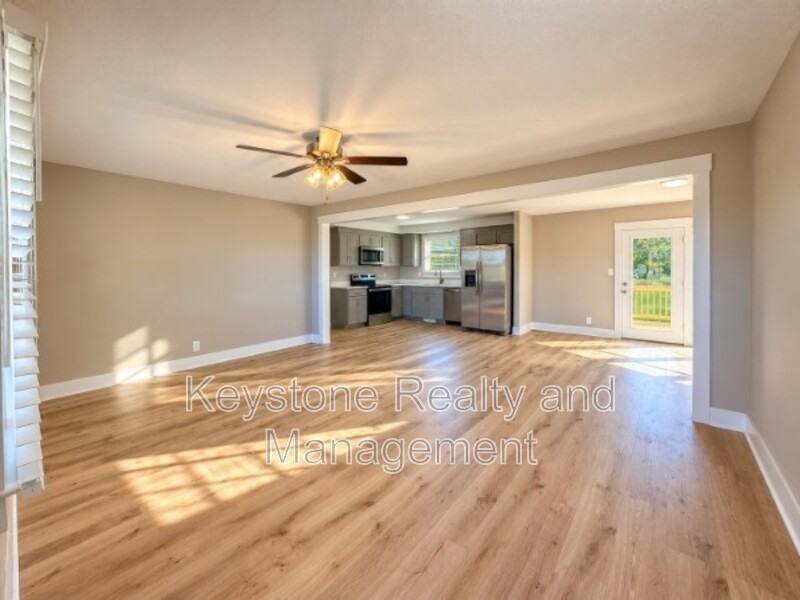 2288 Pea Ridge Rd - Photo 4 of 15