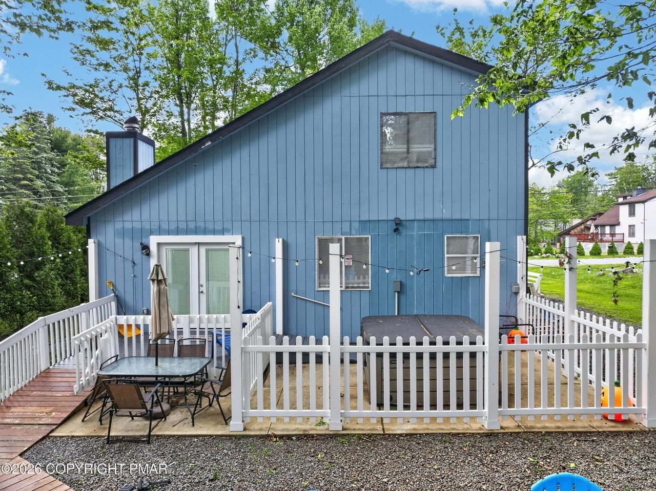 3335 Woodland Dr - Photo 3 of 50