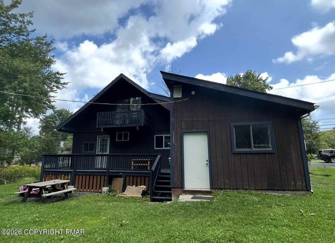 9054 Idlewild Dr - Photo 3 of 30