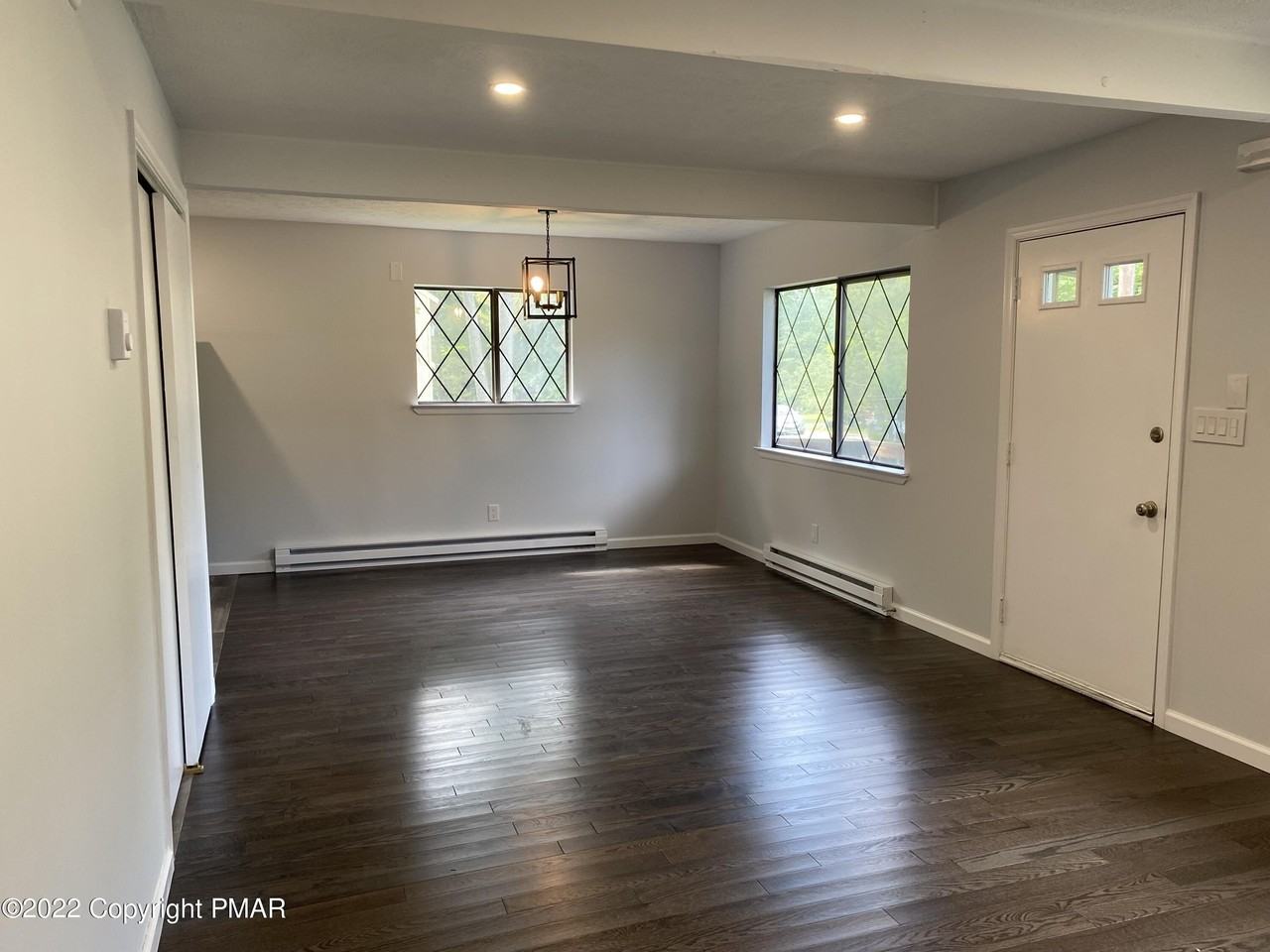 9054 Idlewild Dr - Photo 5 of 30