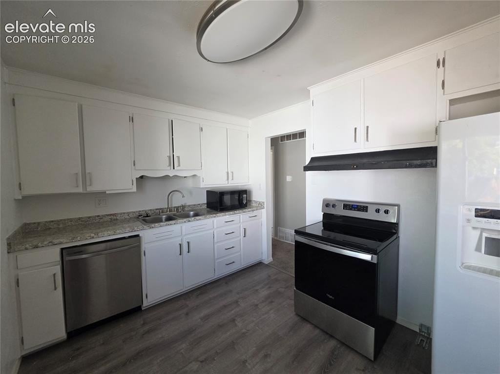 2202 Mount Vernon St - Photo 7 of 35