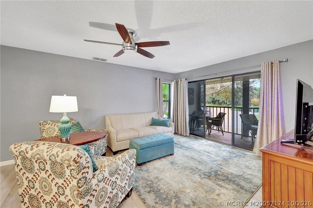 1965 Sw Silver Pine Way #118D - Photo 3 of 30