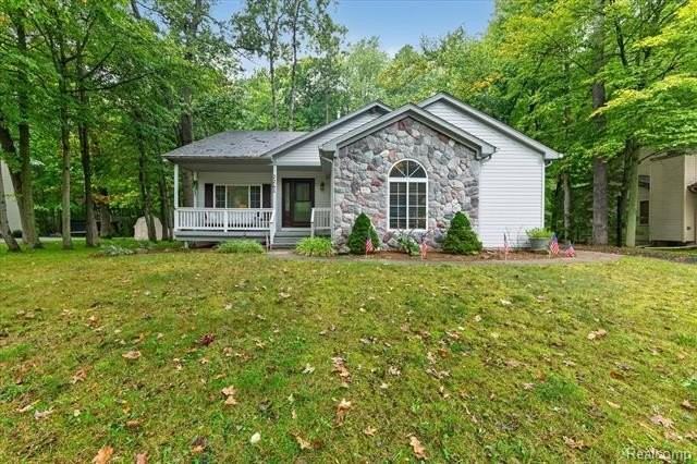 2261 Somerville Dr - Photo 3 of 35