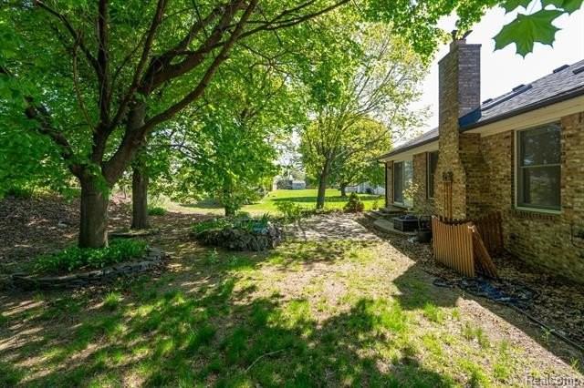 11681 Bannister Ct - Photo 6 of 37