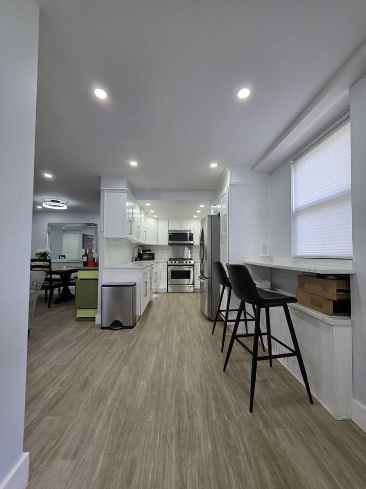 4901 Henry Hudson Pkwy - Photo 4 of 10