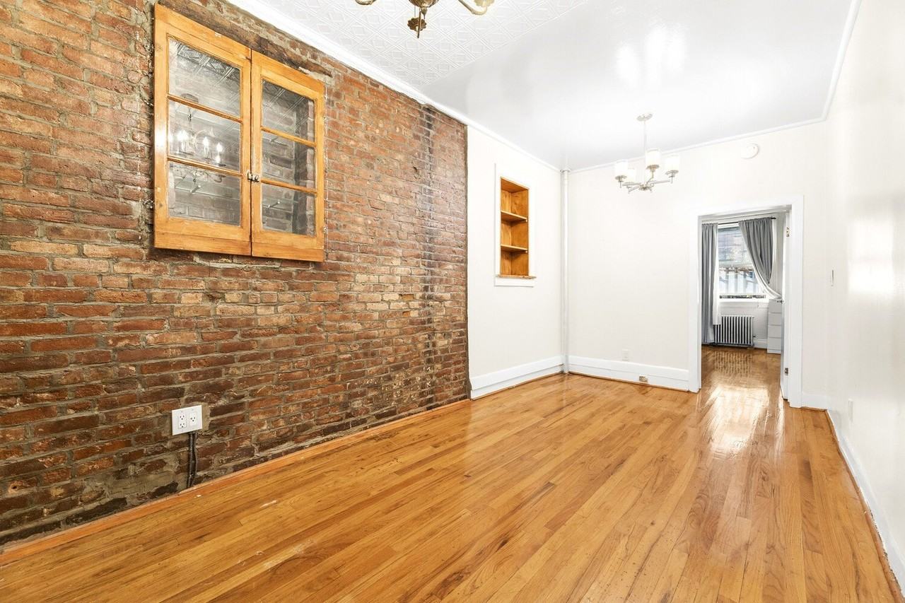 151 Berry St - Photo 2 of 8