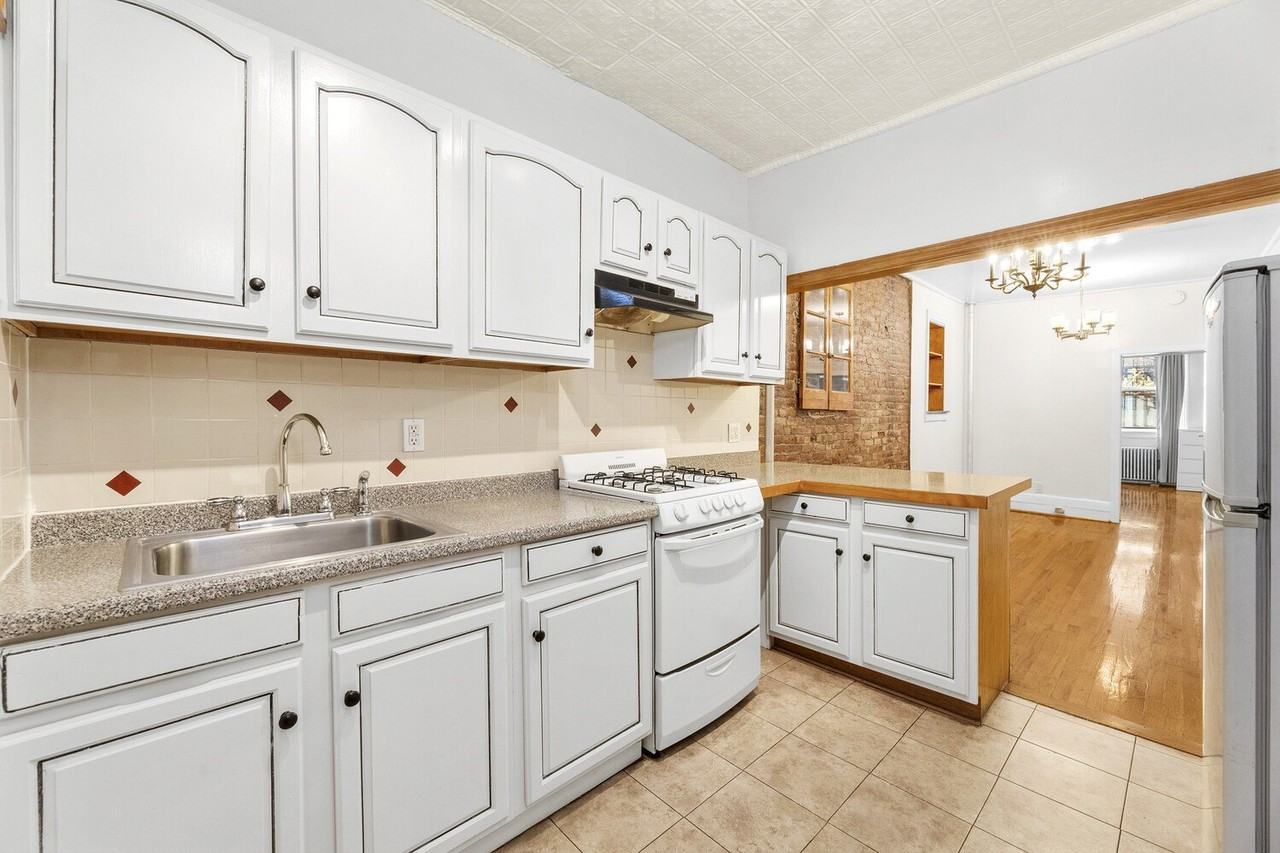 151 Berry St - Photo 4 of 8
