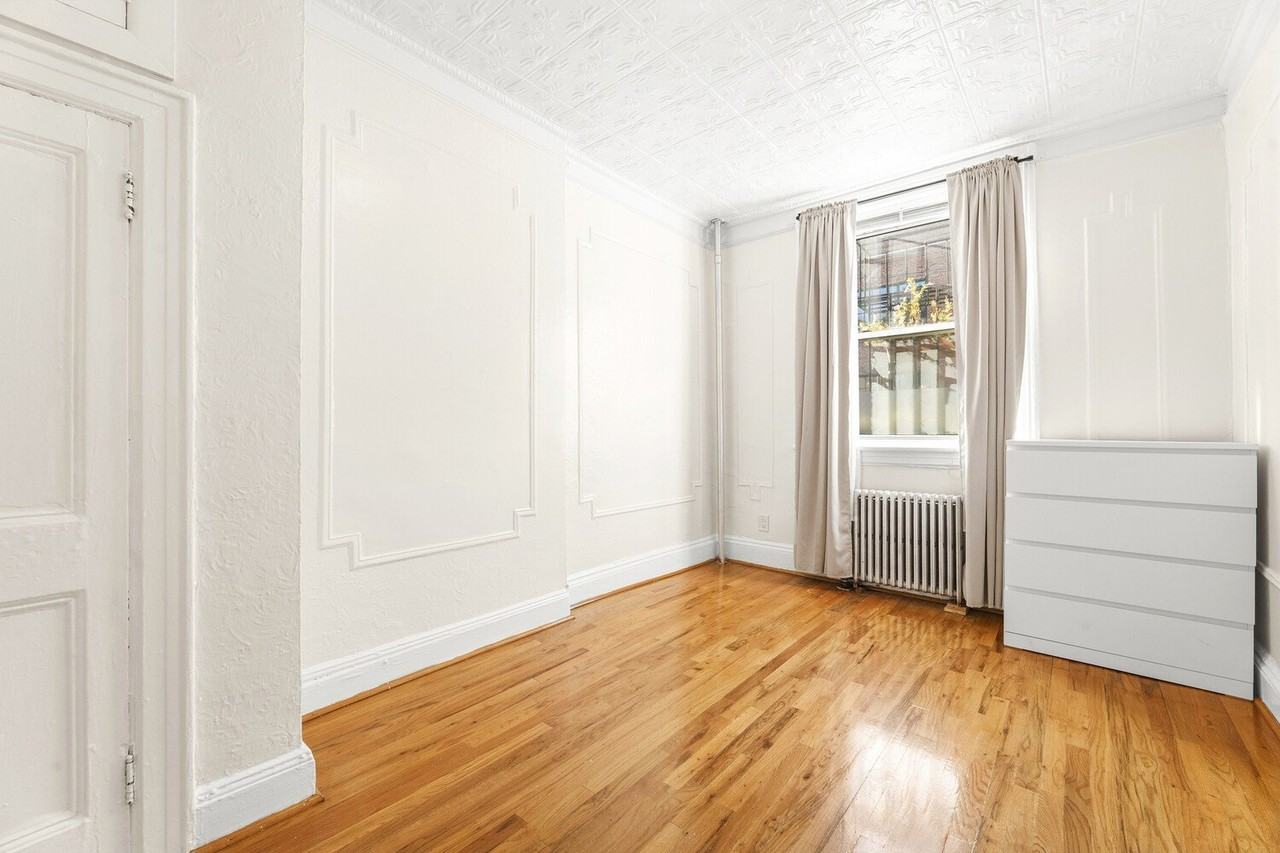 151 Berry St - Photo 5 of 8