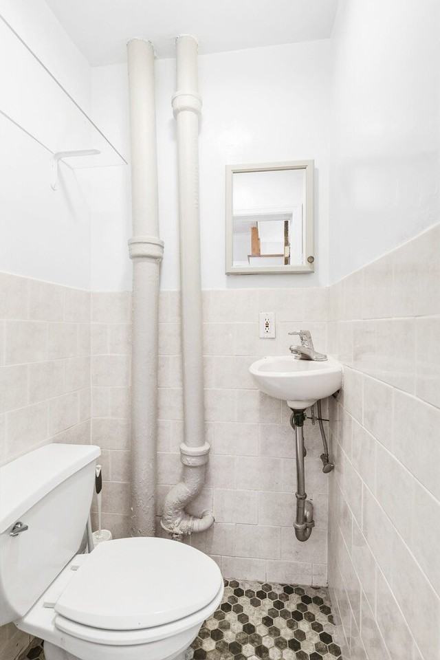 151 Berry St - Photo 7 of 8