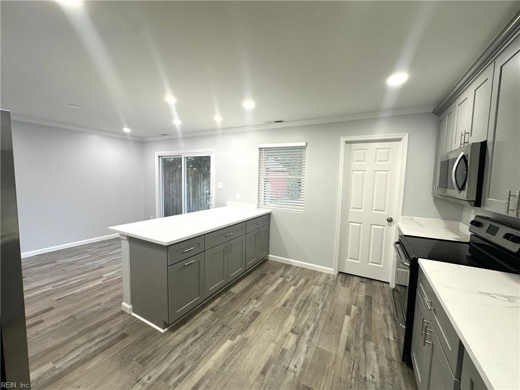 4505 Saint John Ct - Photo 6 of 23