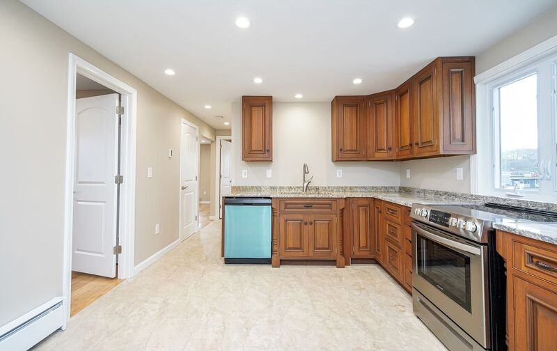 62 Suffield St #D - Photo 3 of 13