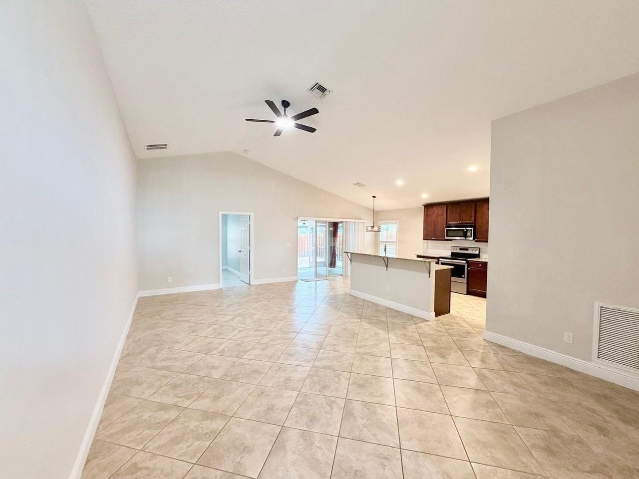 9553 Sea Spray Dr - Photo 5 of 35