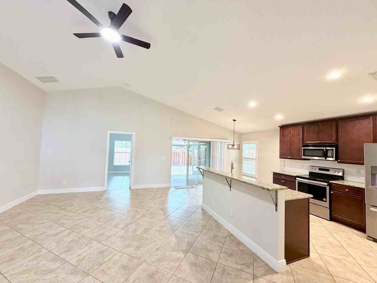 9553 Sea Spray Dr - Photo 7 of 35
