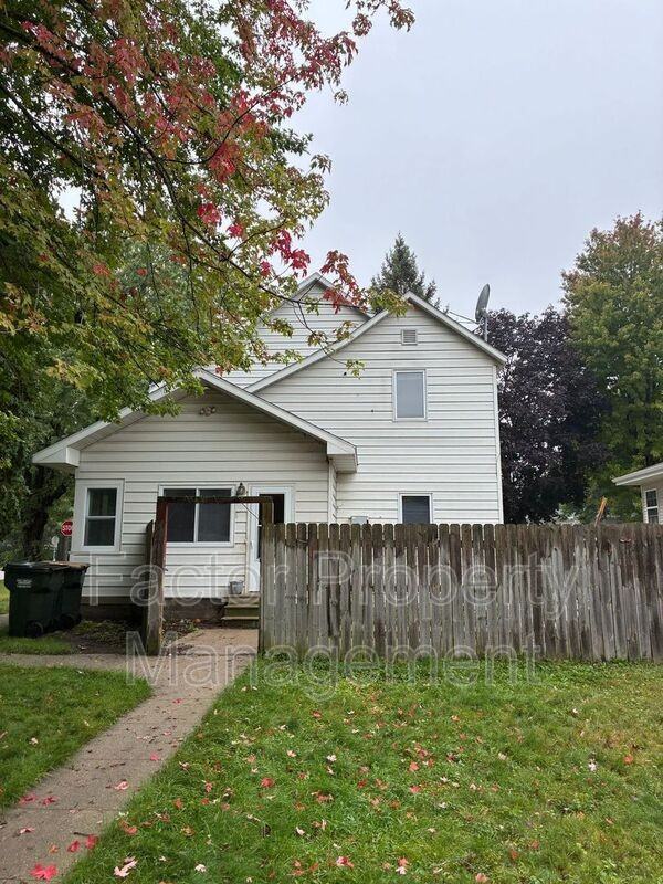 521 Chatham St - Photo 2 of 26