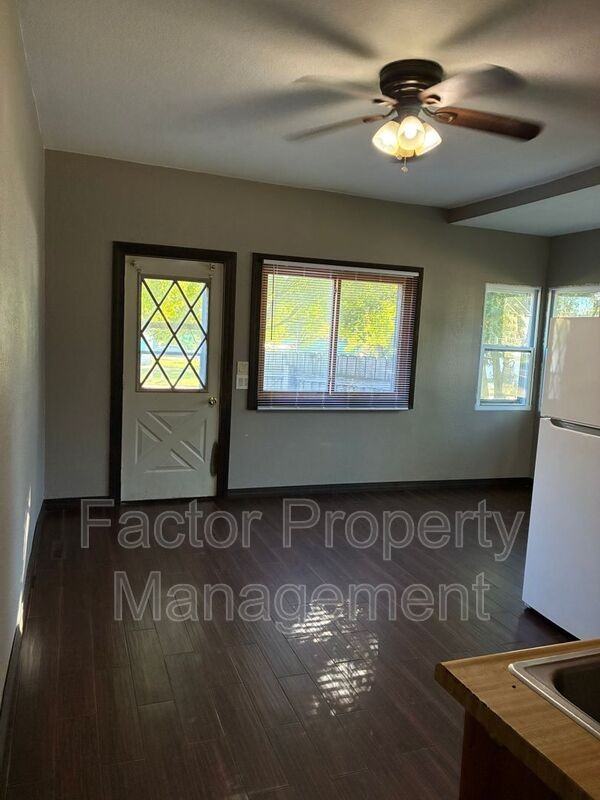521 Chatham St - Photo 3 of 26