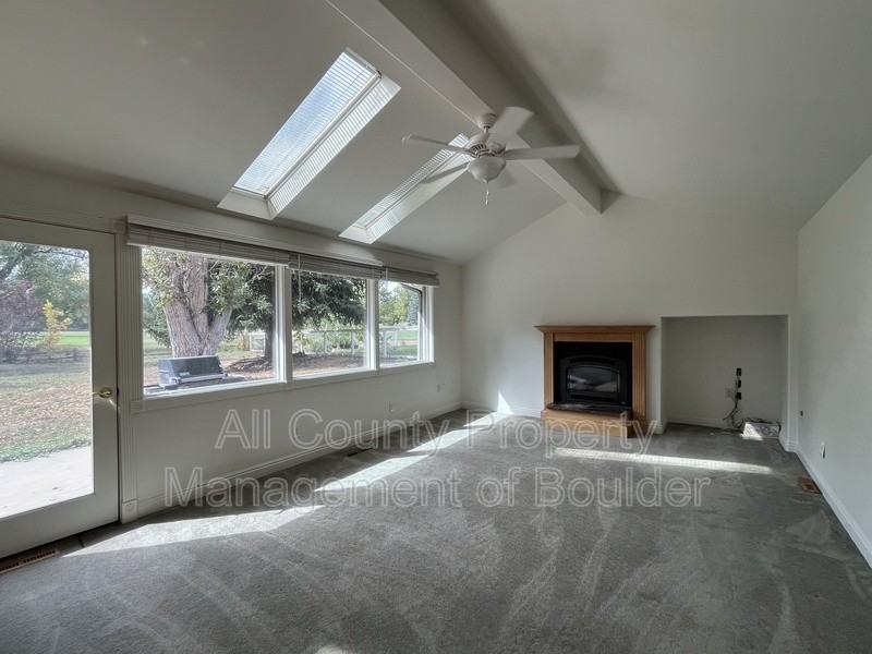 4453 Pali Way - Photo 3 of 30