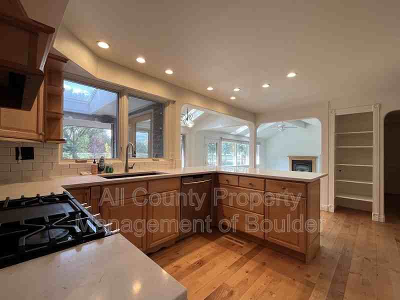 4453 Pali Way - Photo 7 of 30