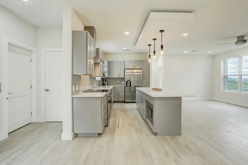 4300 Mansfield Dam Rd #531 - Photo 5 of 32