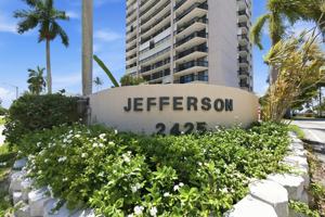 featured image of 2524 Presidential Way #606