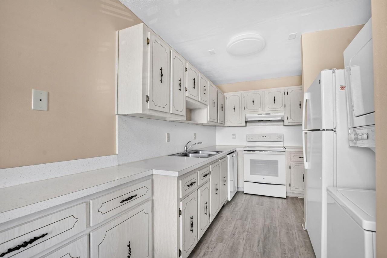 2901 Sw 15th St #204 - Photo 4 of 49