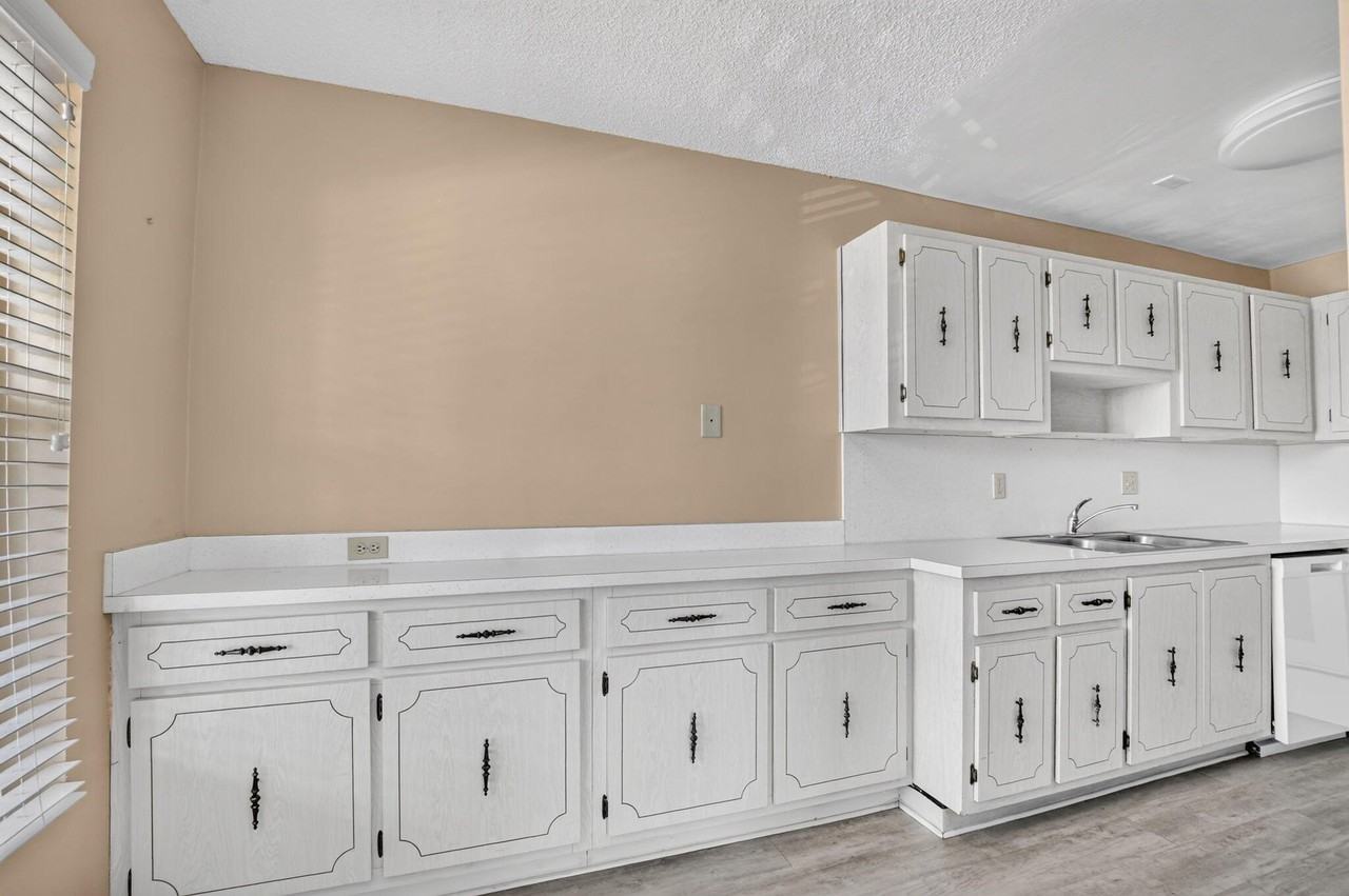2901 Sw 15th St #204 - Photo 5 of 49