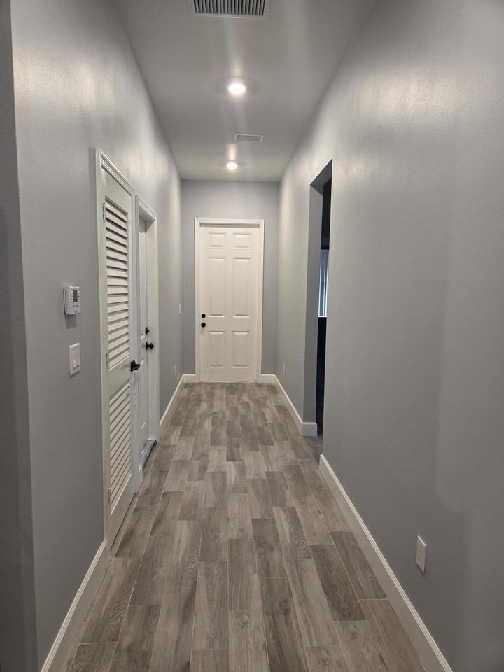712 S 24th St - Photo 3 of 14