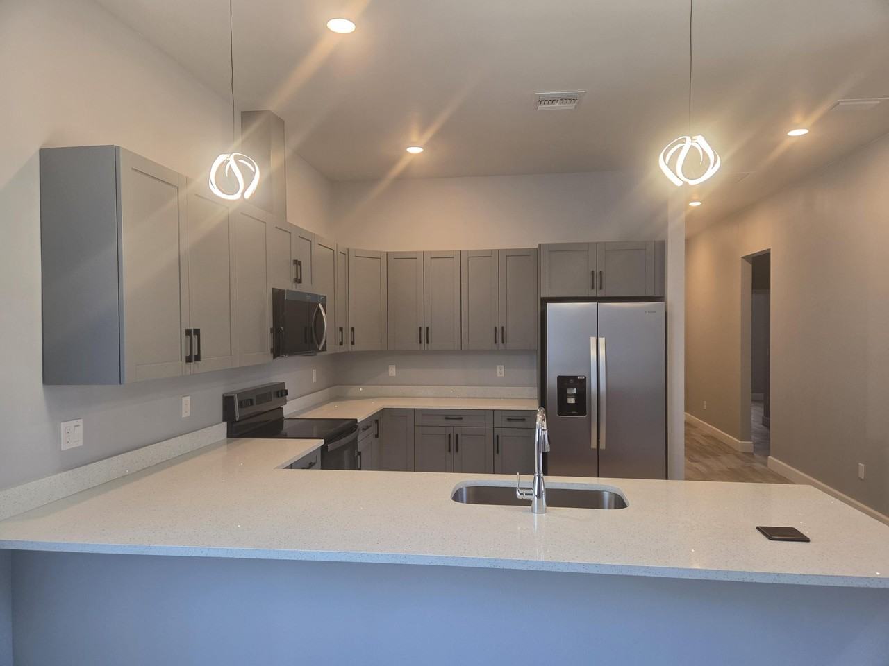 712 S 24th St - Photo 6 of 14