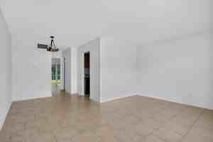 featured image of 2160 Ne 42nd Ct #3