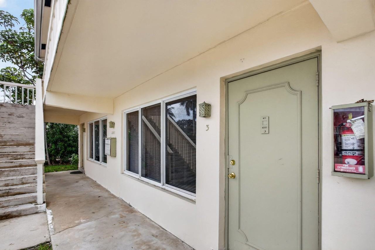 2160 Ne 42nd Ct #3 - Photo 5 of 21