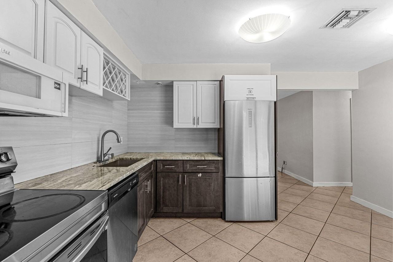 9478 Sw 51st St #9478 - Photo 7 of 23